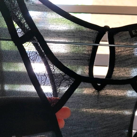 Express Black Lace cut out sleeveless top - Picture 7 of 11